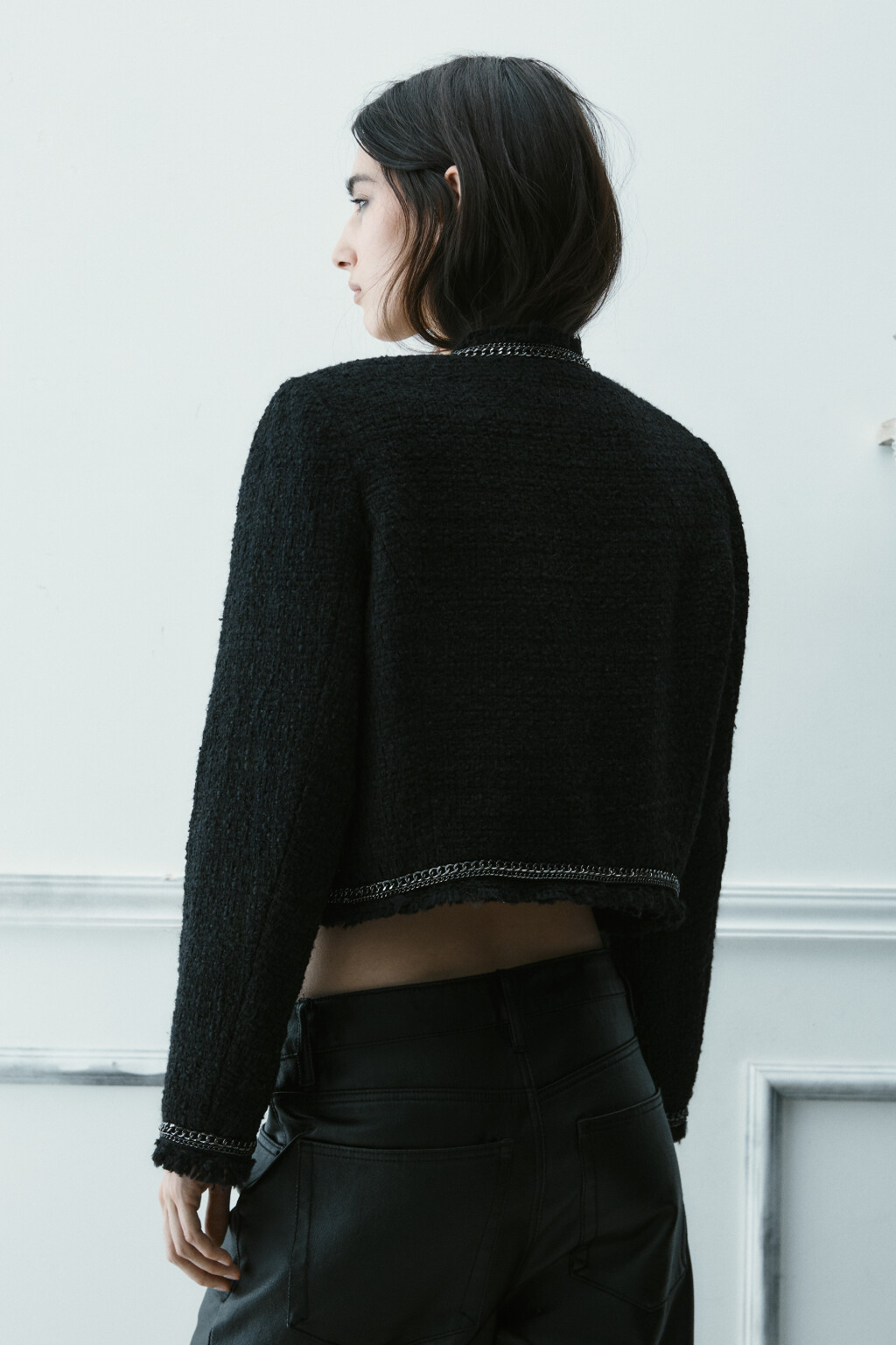 Жакет твидовый с цепями и бахромой - цвет черный - 4