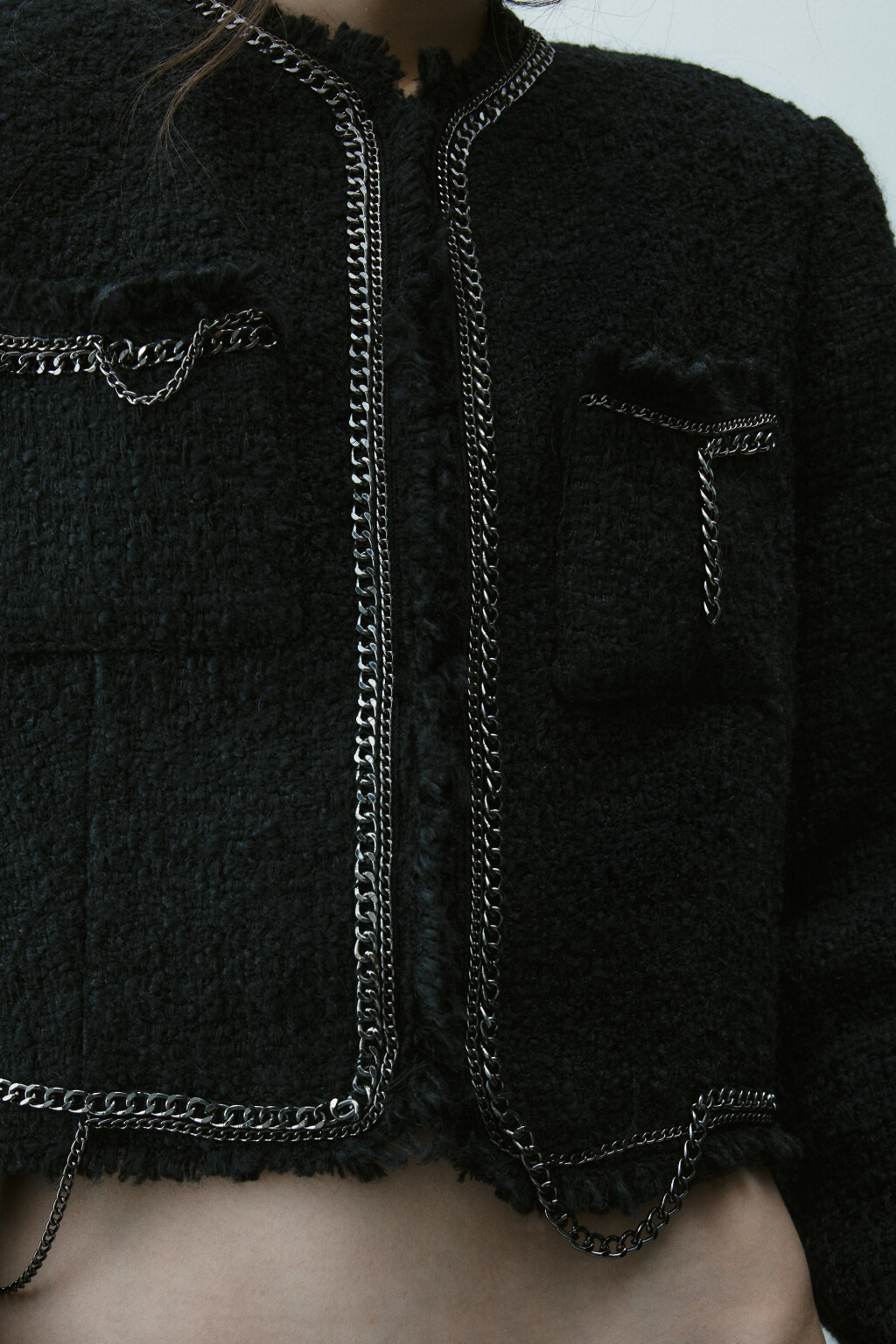 Жакет твидовый с цепями и бахромой - цвет черный - 6