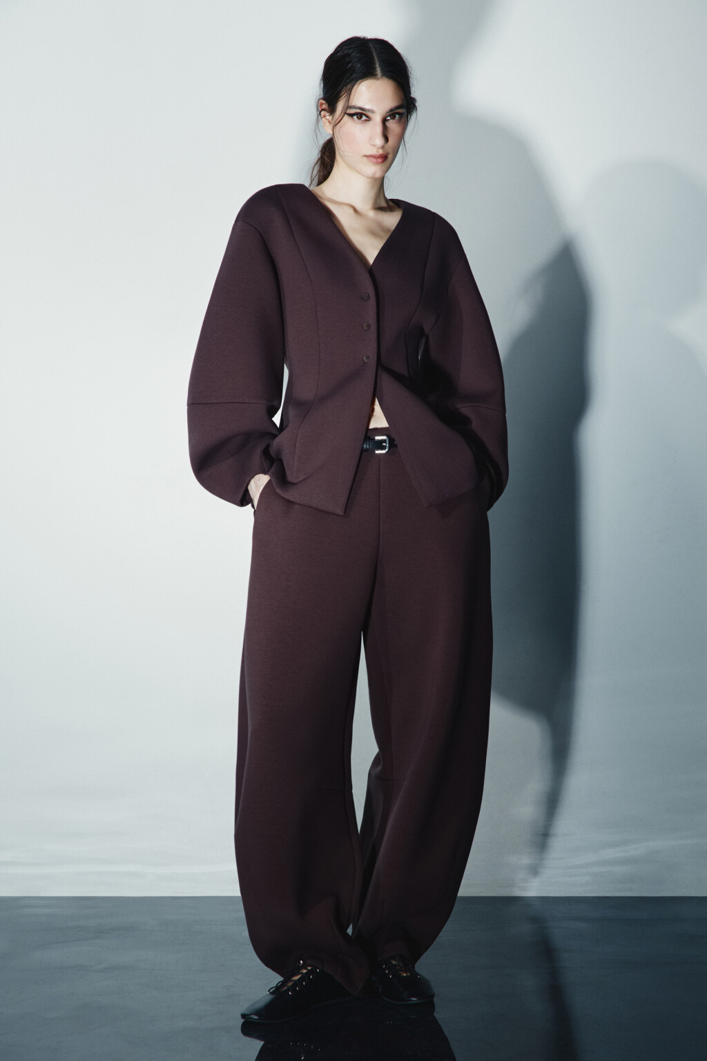 Пиджак приталенный с объемными рукавами - цвет коричневый - 4