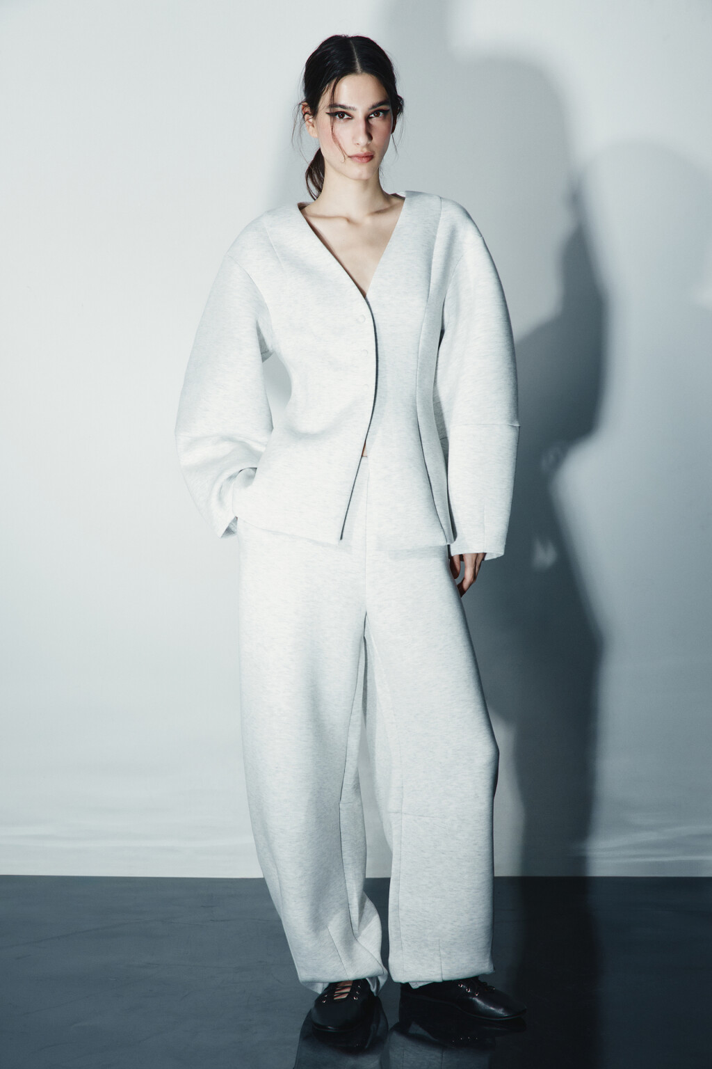 Пиджак приталенный с объемными рукавами - цвет серый - 4