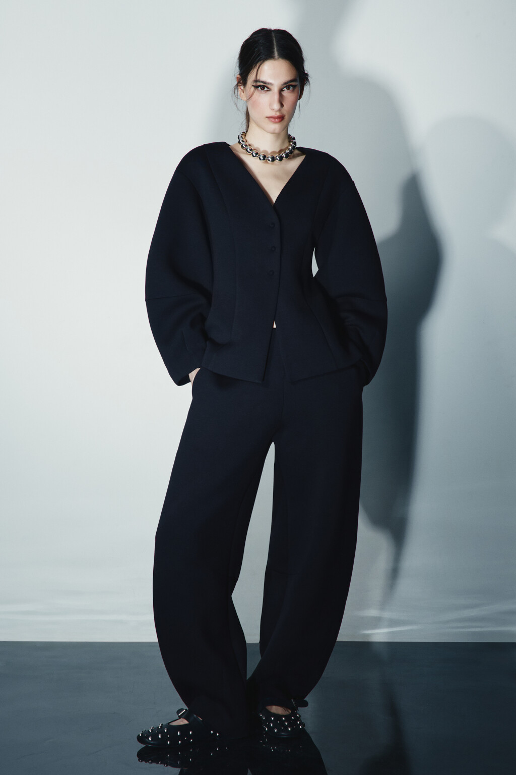 Пиджак приталенный с объемными рукавами - цвет черный - 4