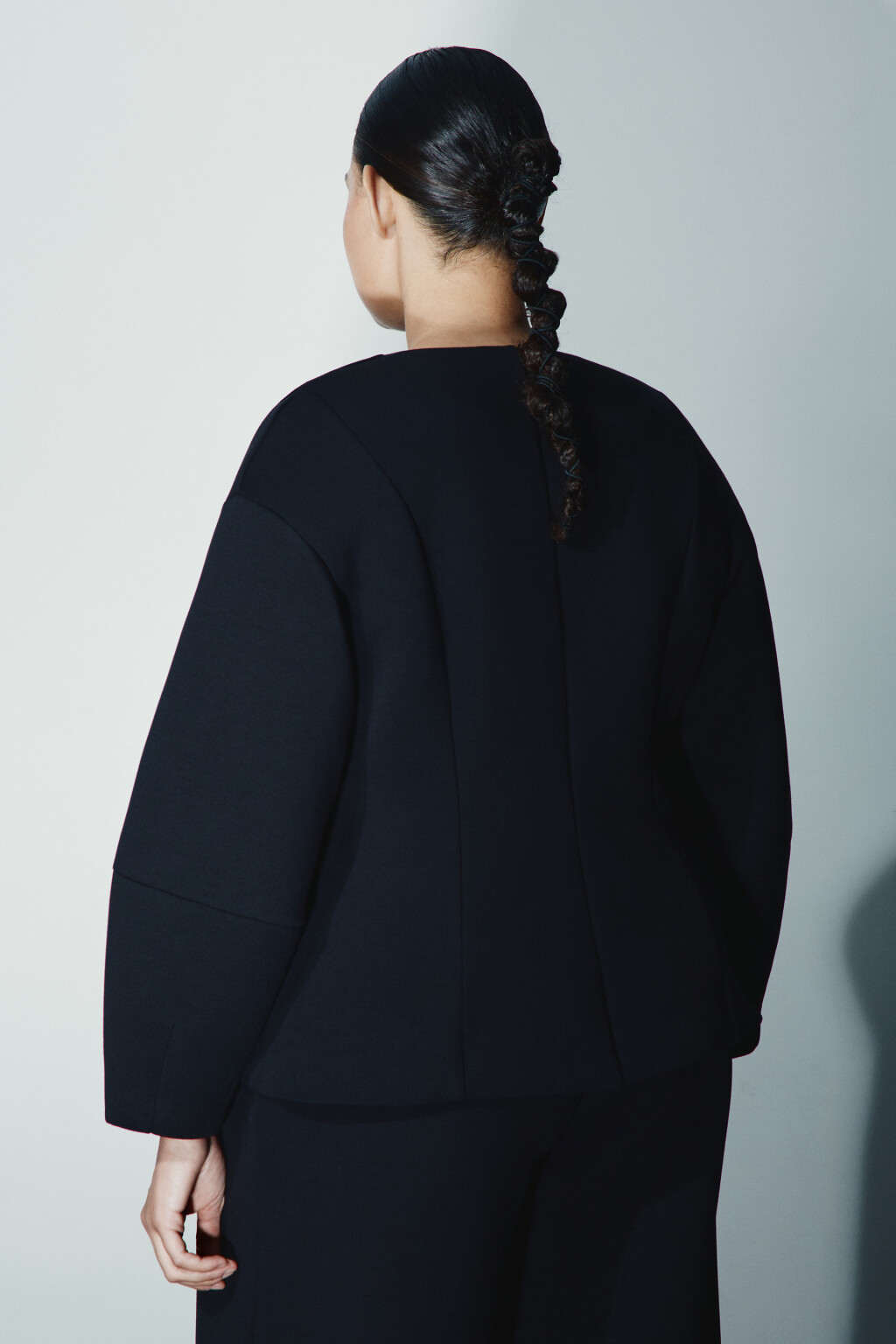 Пиджак приталенный с объемными рукавами - цвет черный - 3