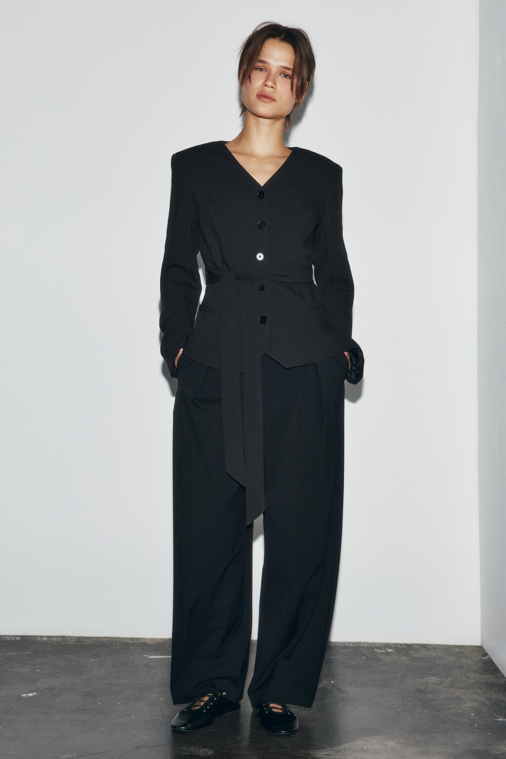 Жакет приталенный с поясом - цвет черный - 5