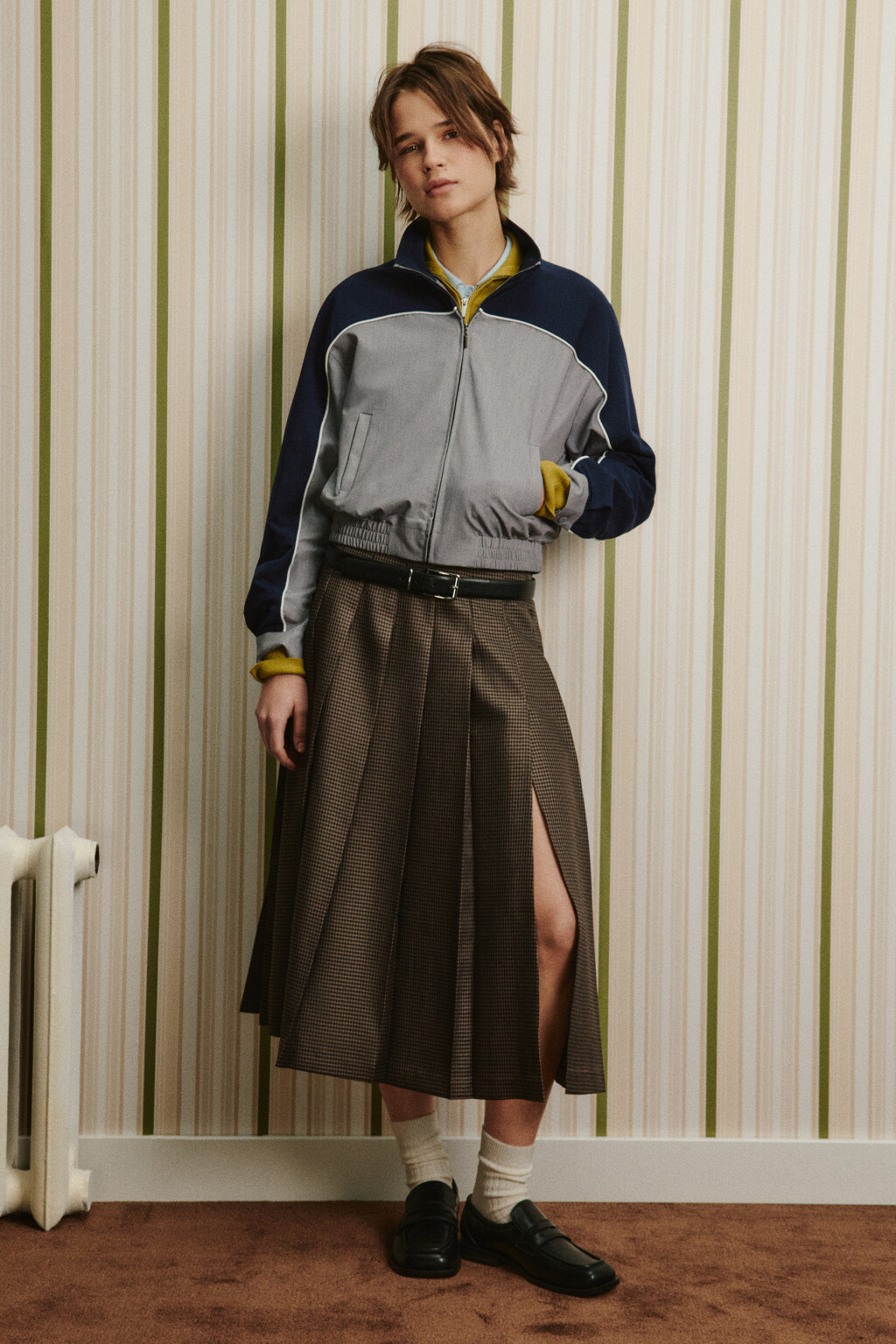 Куртка-бомбер в спортивном стиле - цвет серый - 7