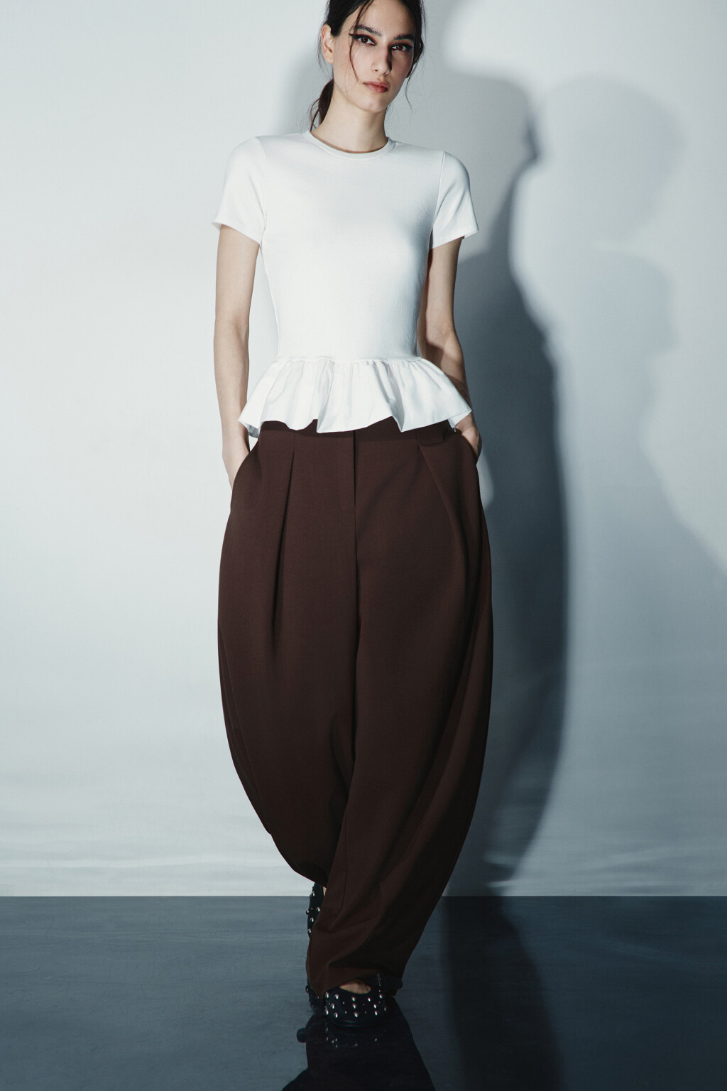 Брюки barrel fit со средней посадкой - цвет коричневый - 1