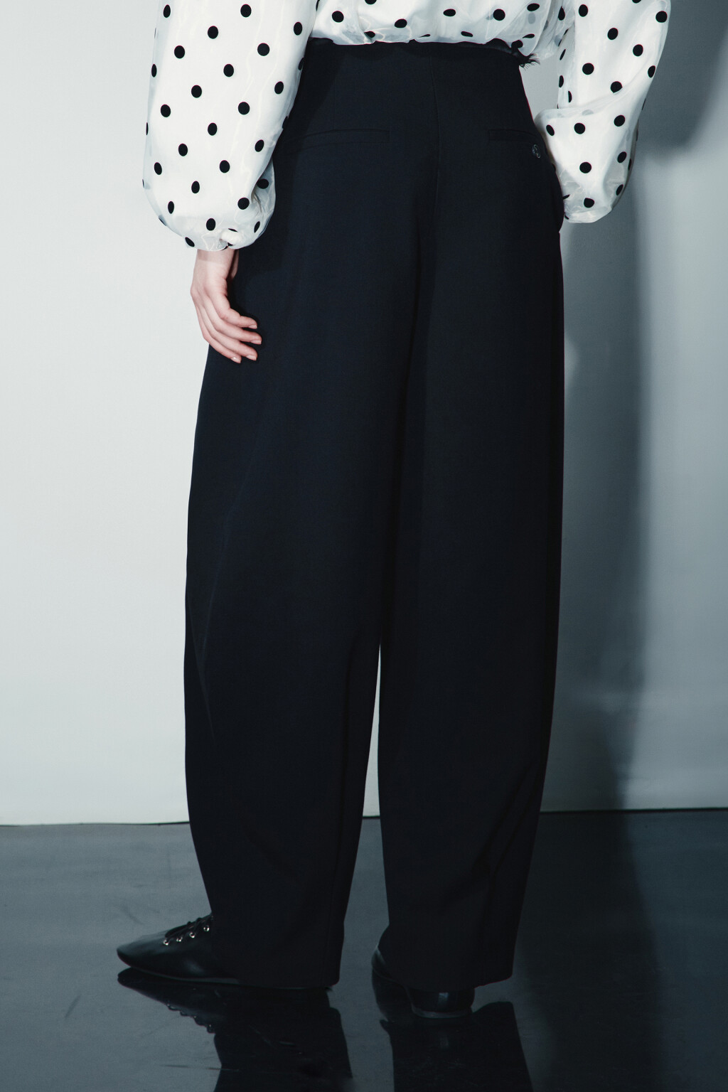 Брюки barrel fit со средней посадкой - цвет черный - 3