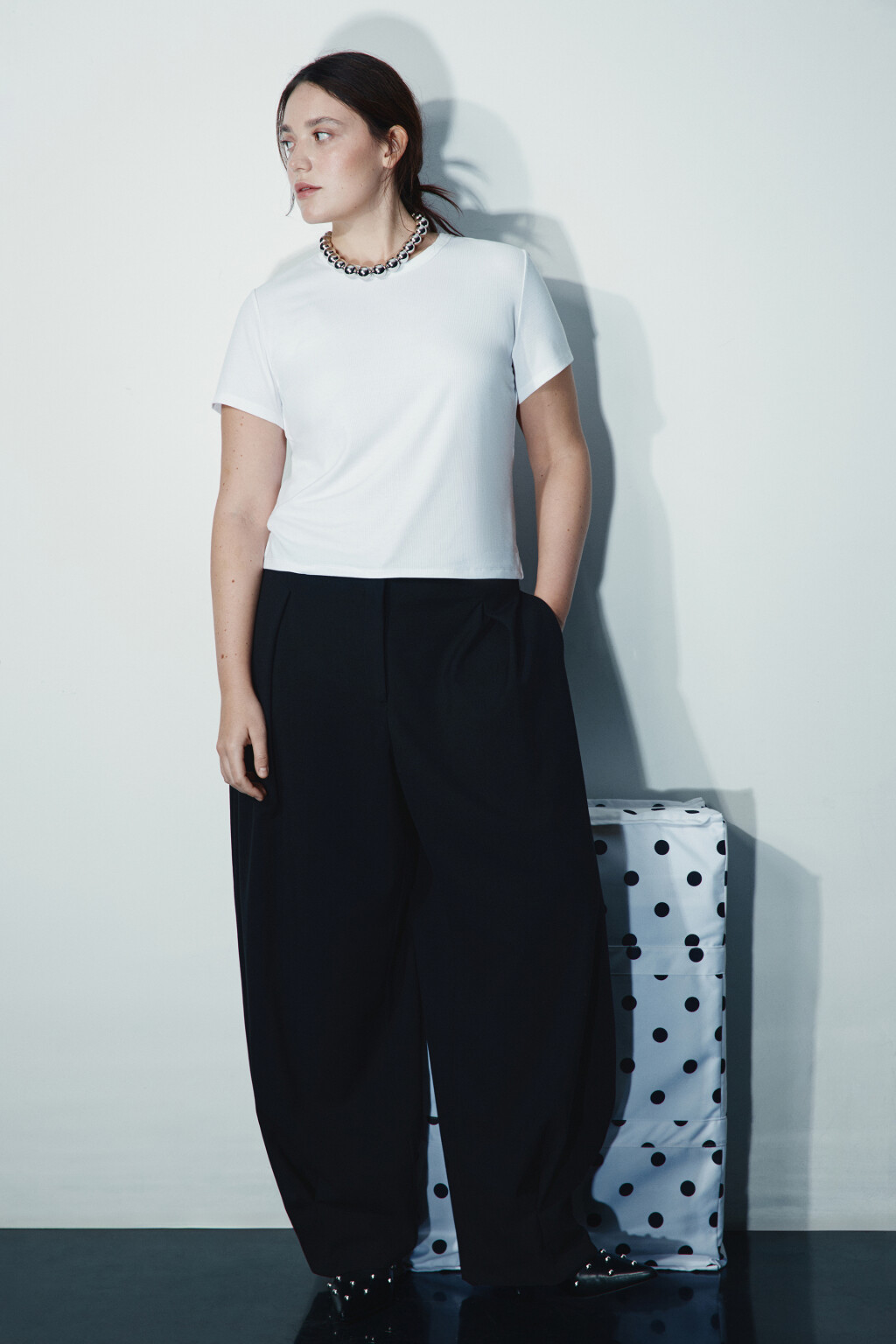 Брюки barrel fit со средней посадкой - цвет черный - 1