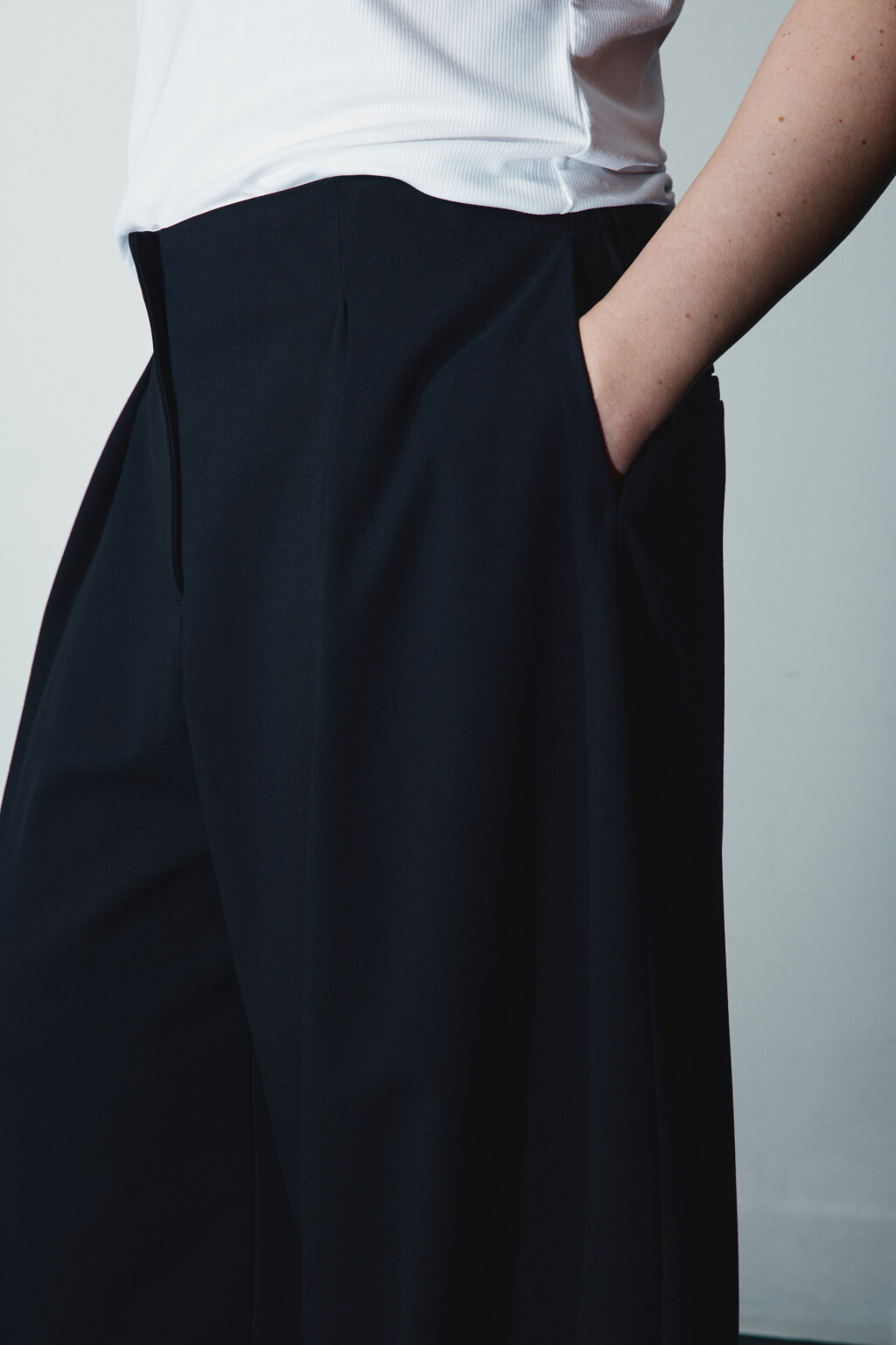 Брюки barrel fit со средней посадкой - цвет черный - 5