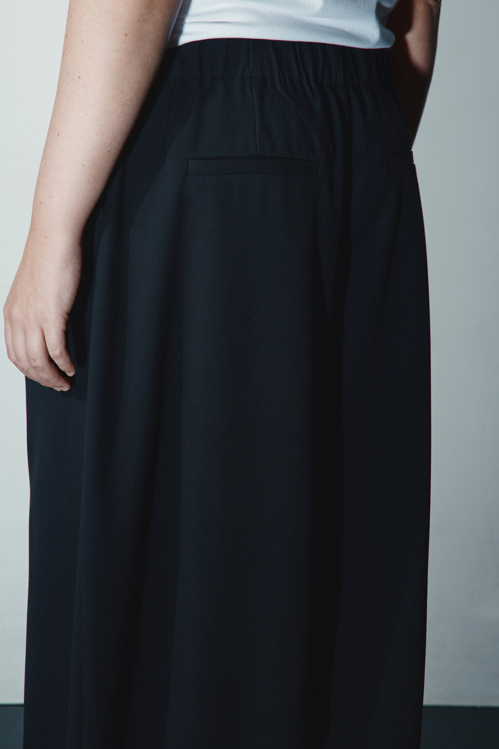 Брюки barrel fit со средней посадкой - цвет черный - 6