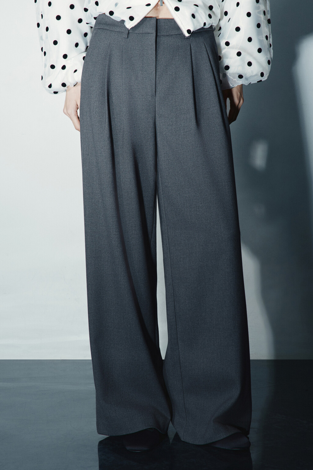 Брюки широкие костюмные - цвет серый - 2