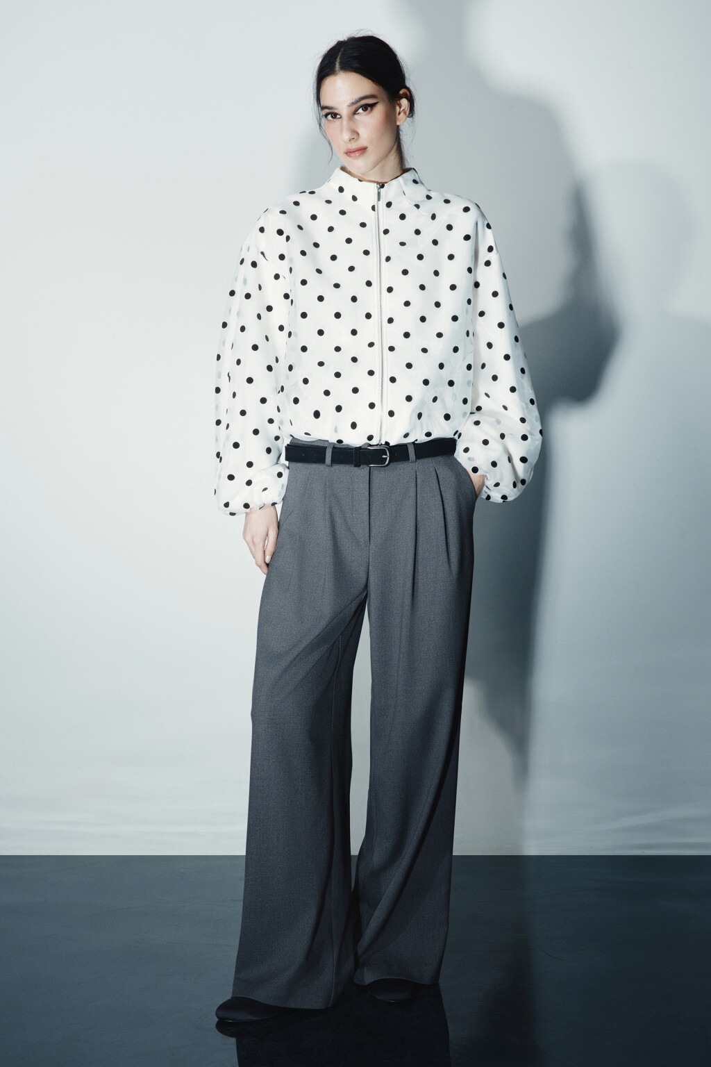 Брюки широкие костюмные - цвет серый - 4