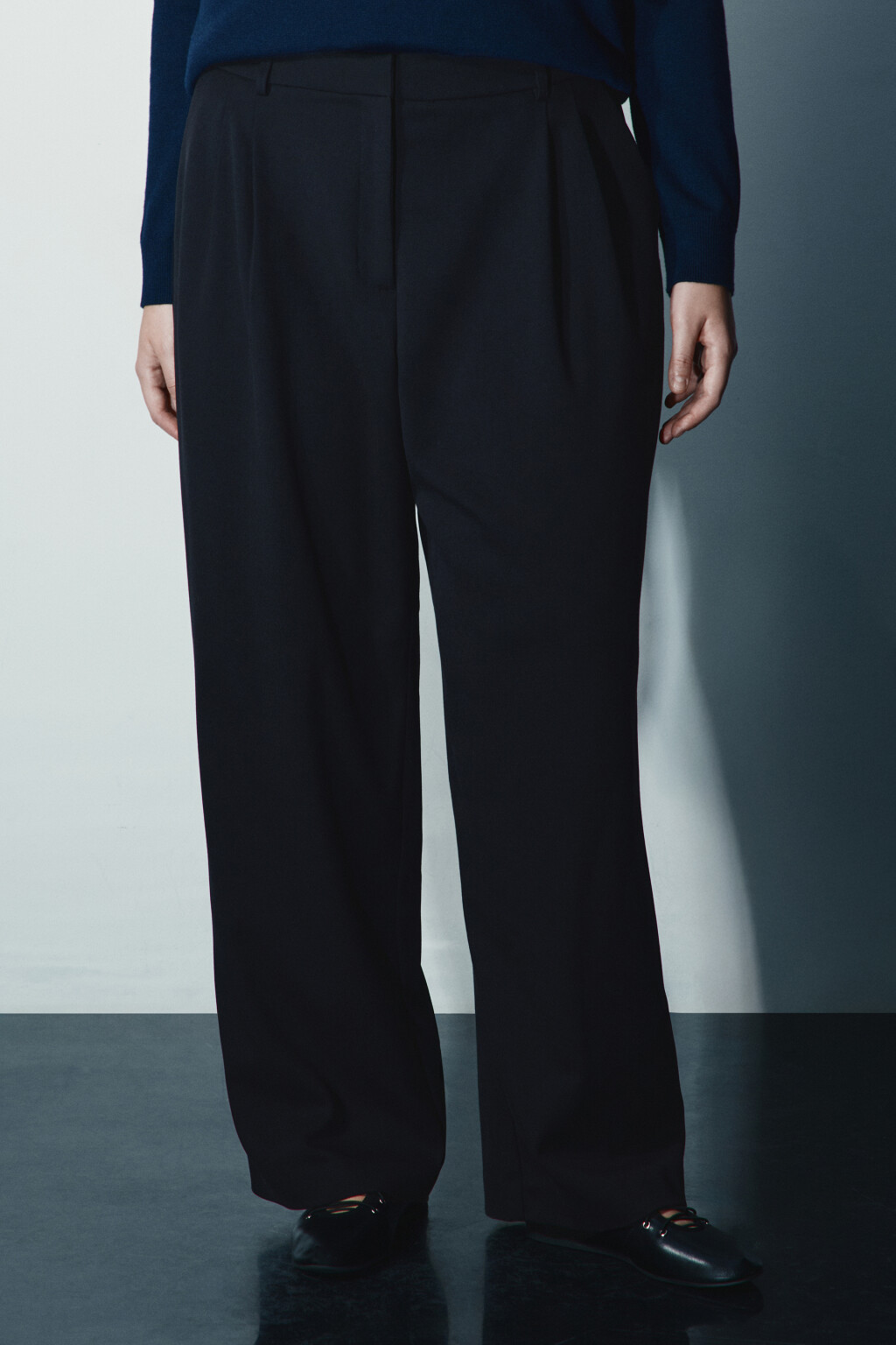 Брюки широкие с высокой посадкой - цвет черный - 2