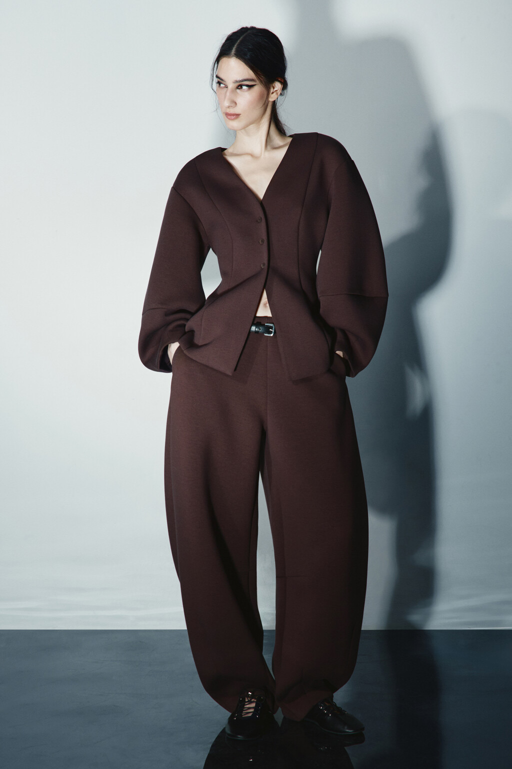 Брюки barrel fit с декоративными швами - цвет коричневый - 4