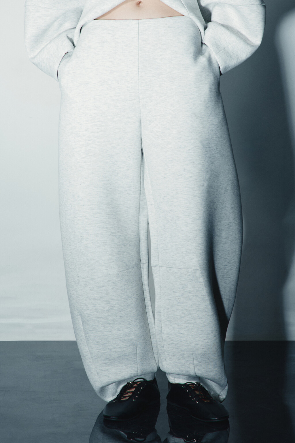 Брюки barrel fit с декоративными швами - цвет серый - 3