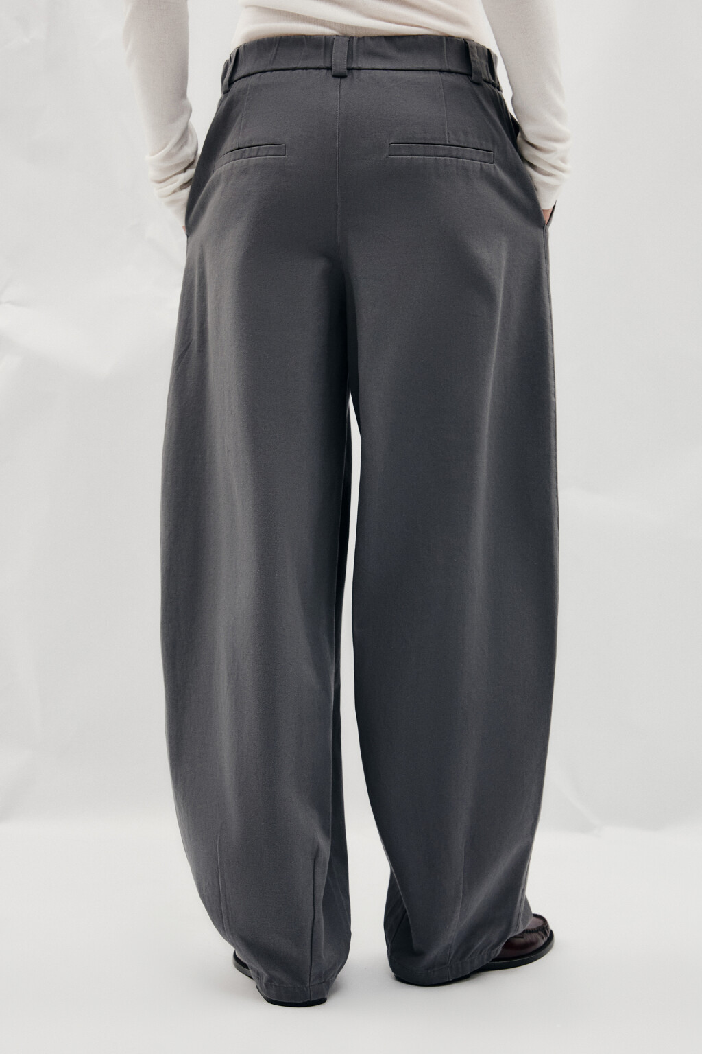 Брюки barrel fit из хлопка - цвет серый - 4