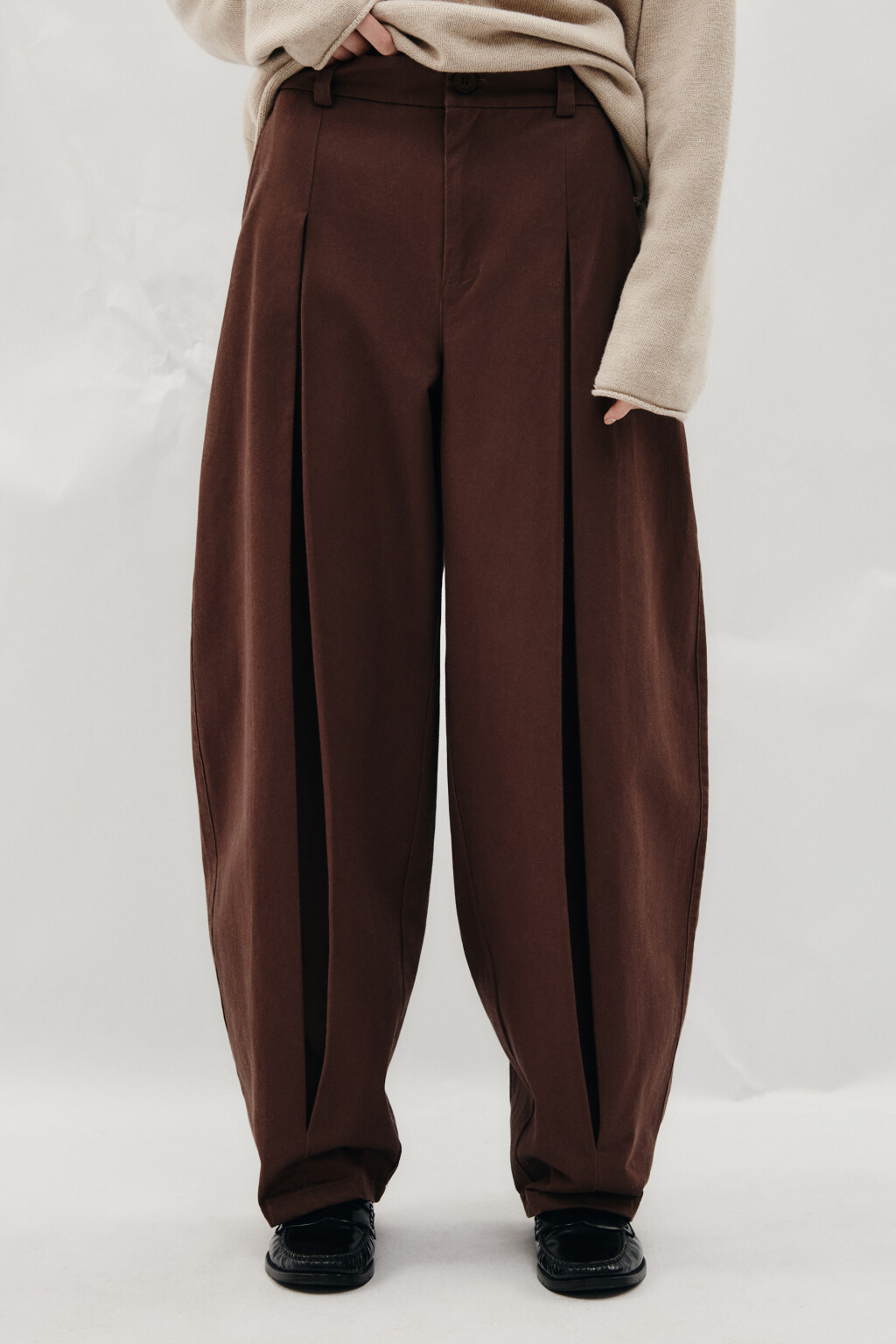 Брюки barrel fit из хлопка - цвет коричневый - 4