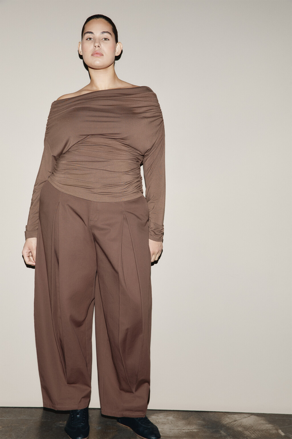 Брюки barrel fit из хлопка - цвет коричневый - 1