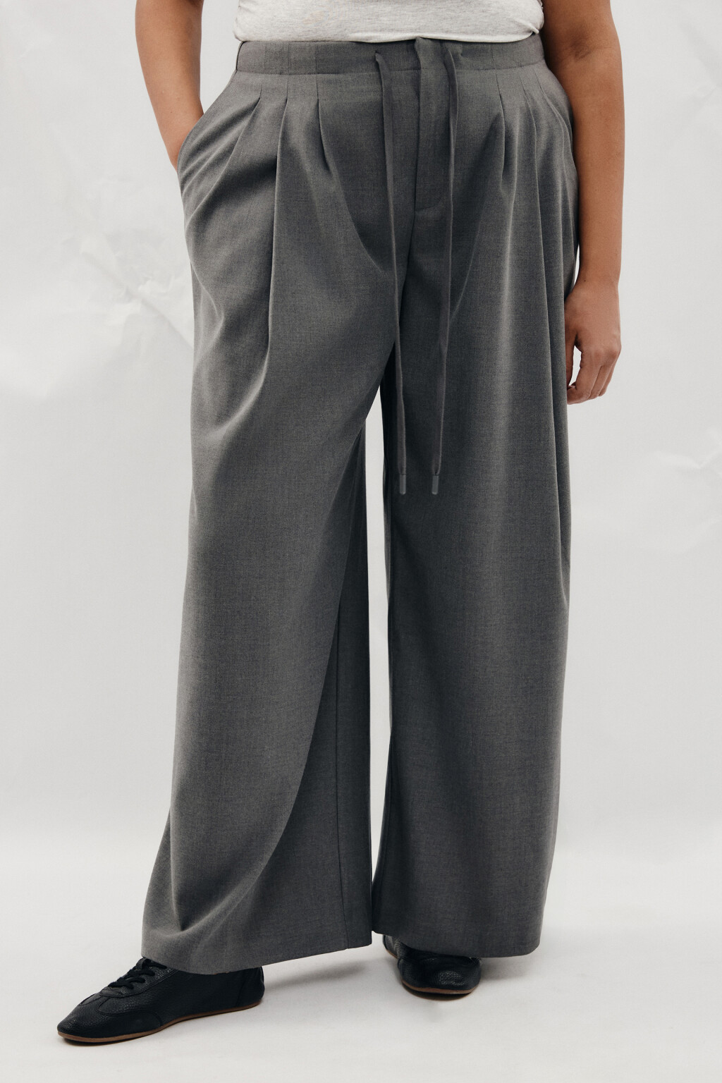 Брюки wide leg костюмные на завязках больших размеров - цвет серый - 2