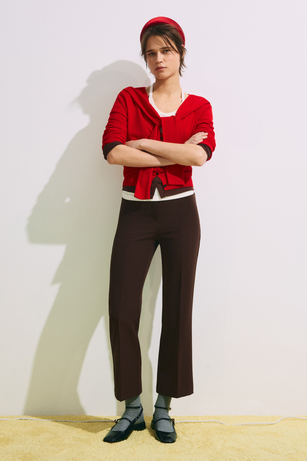 Брюки клеш костюмные со стрелками - цвет коричневый - 4