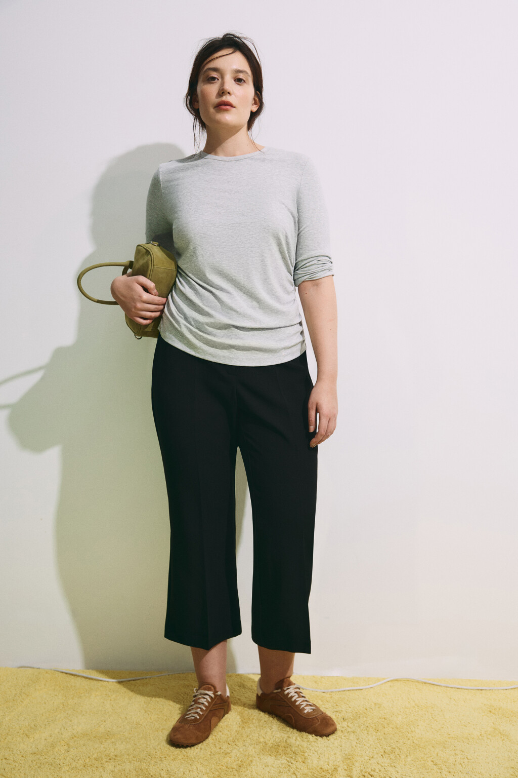 Брюки клеш костюмные со стрелками - цвет черный - 1