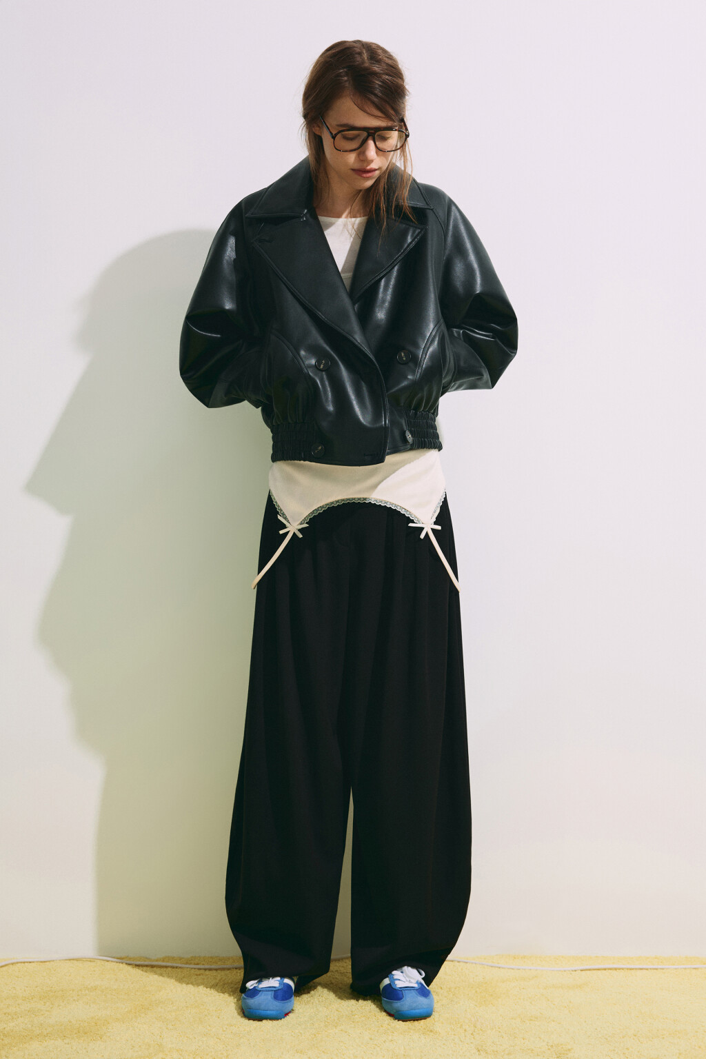 Брюки с бельевым поясом - цвет черный - 5