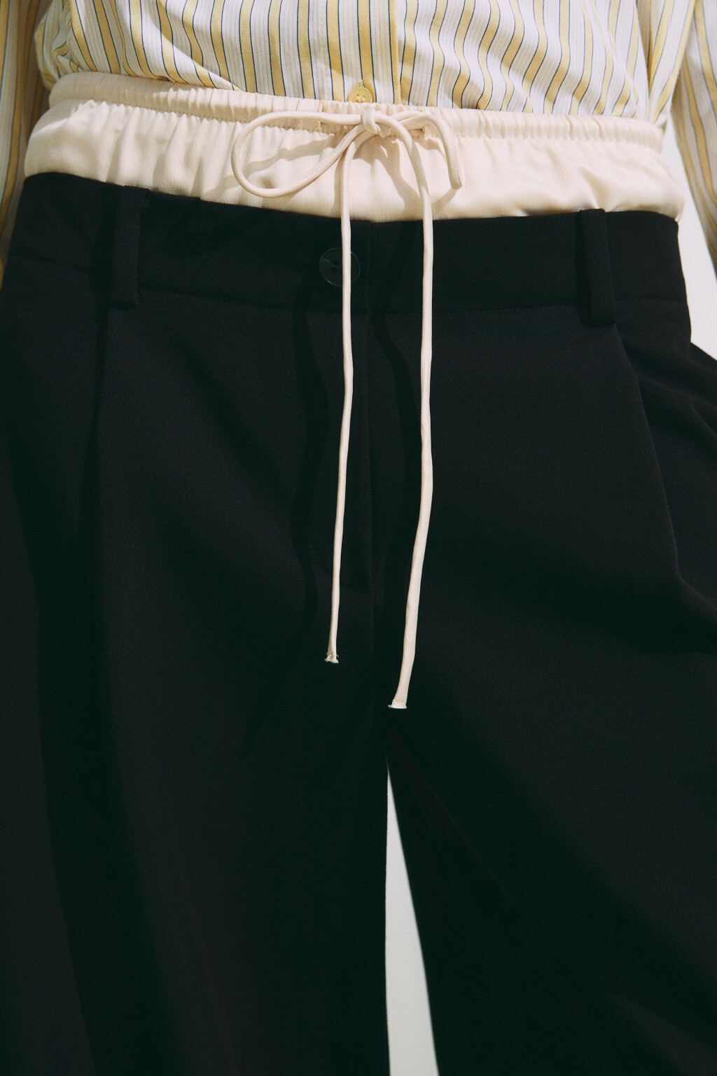 Брюки с имитацией второго слоя  - цвет черный - 6