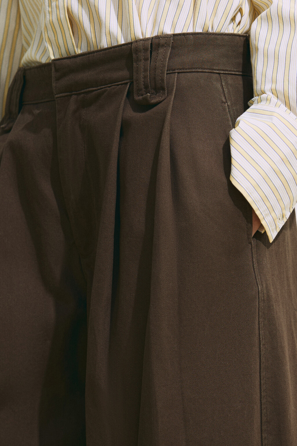 Брюки barrel fit с подворотами и защипами - цвет зеленый - 7