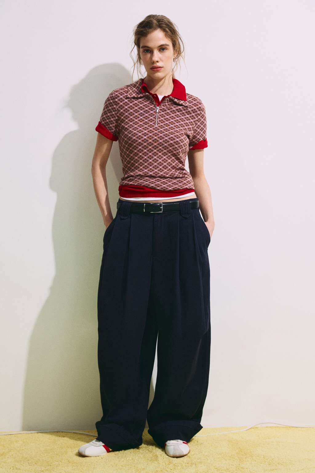 Брюки barrel fit с подворотами и защипами - цвет синий - 4