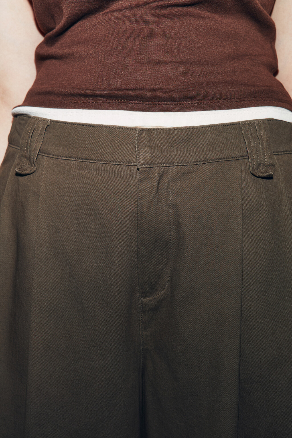 Брюки barrel fit с подворотами и защипами - цвет зеленый - 5