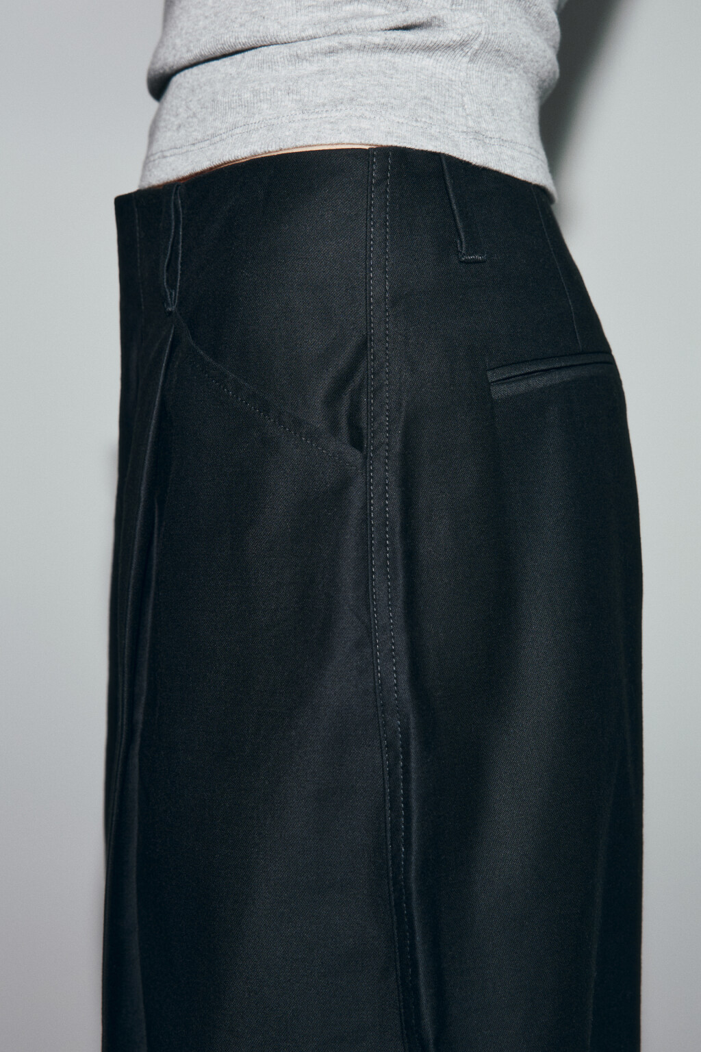 Брюки barrel fit с высокой посадкой и защипами - цвет черный - 7
