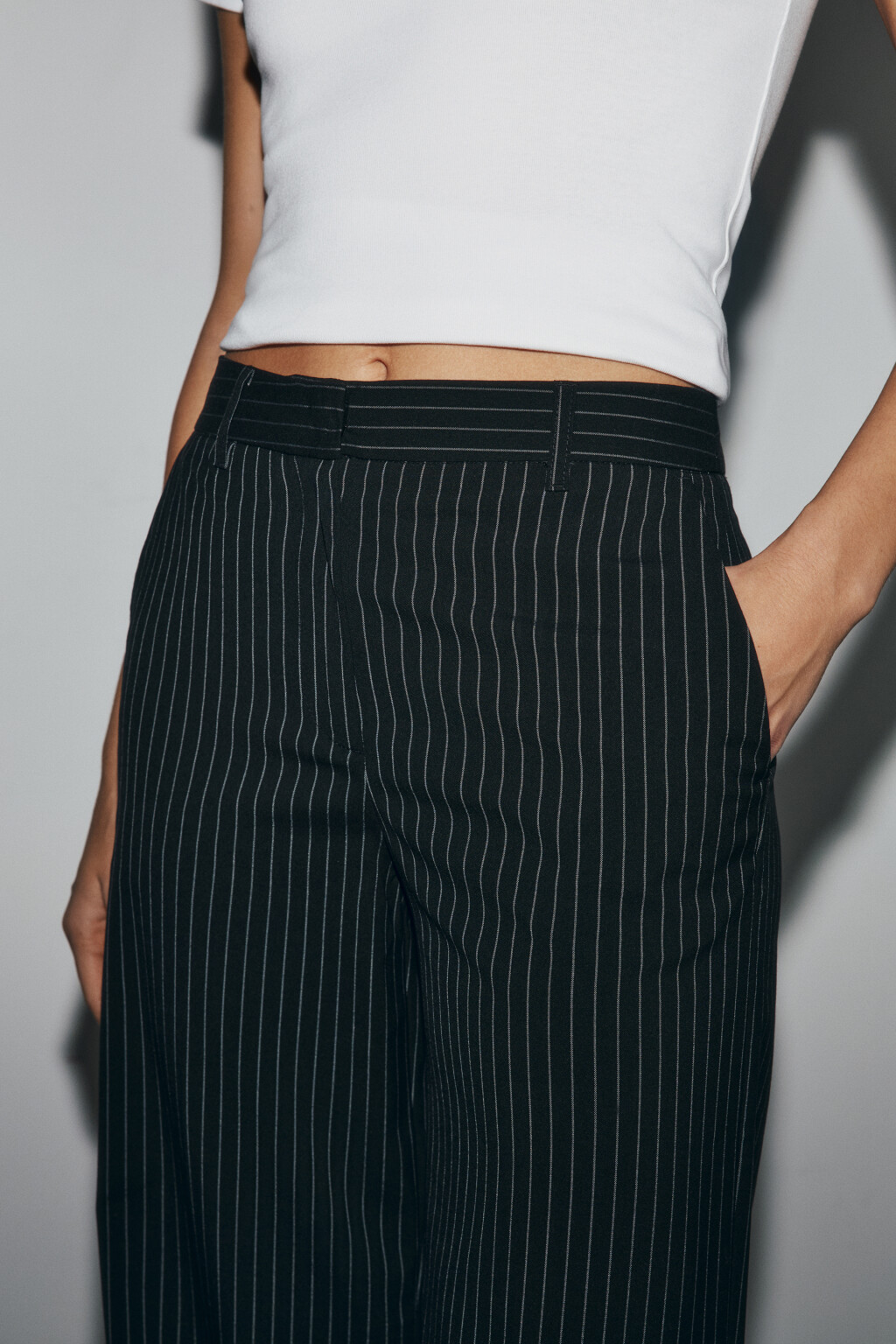 брюки прямые костюмные в полоску - цвет черный - 5