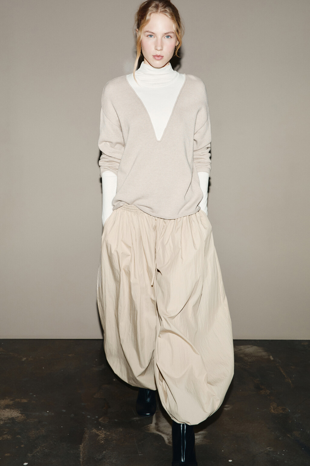 Брюки-аладдины широкие - цвет бежевый - 2