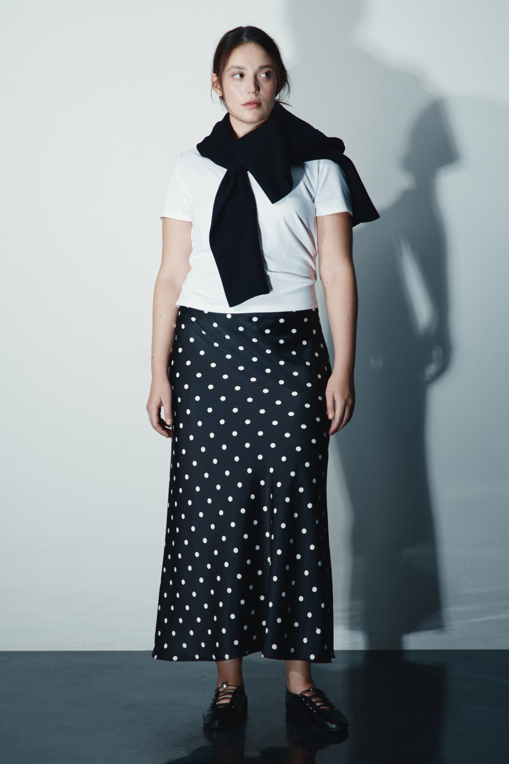 Юбка-годе макси атласная в горошек - цвет черный - 4