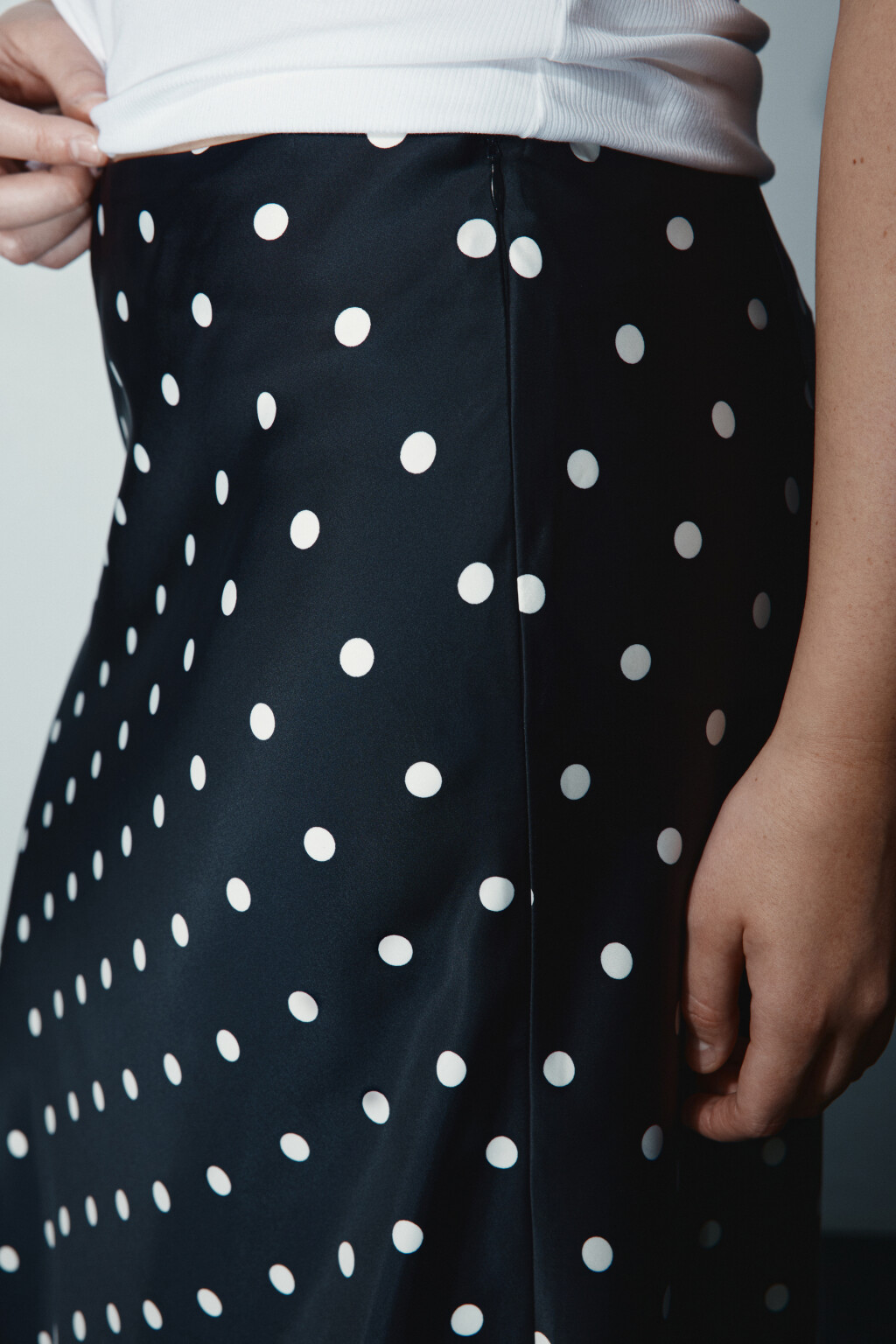 Юбка-годе макси атласная в горошек - цвет черный - 6