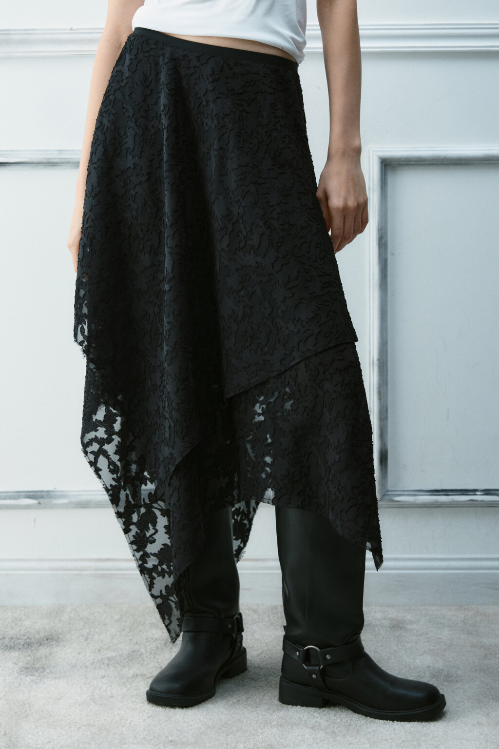 Юбка миди асимметричная с кружевом - цвет черный - 2