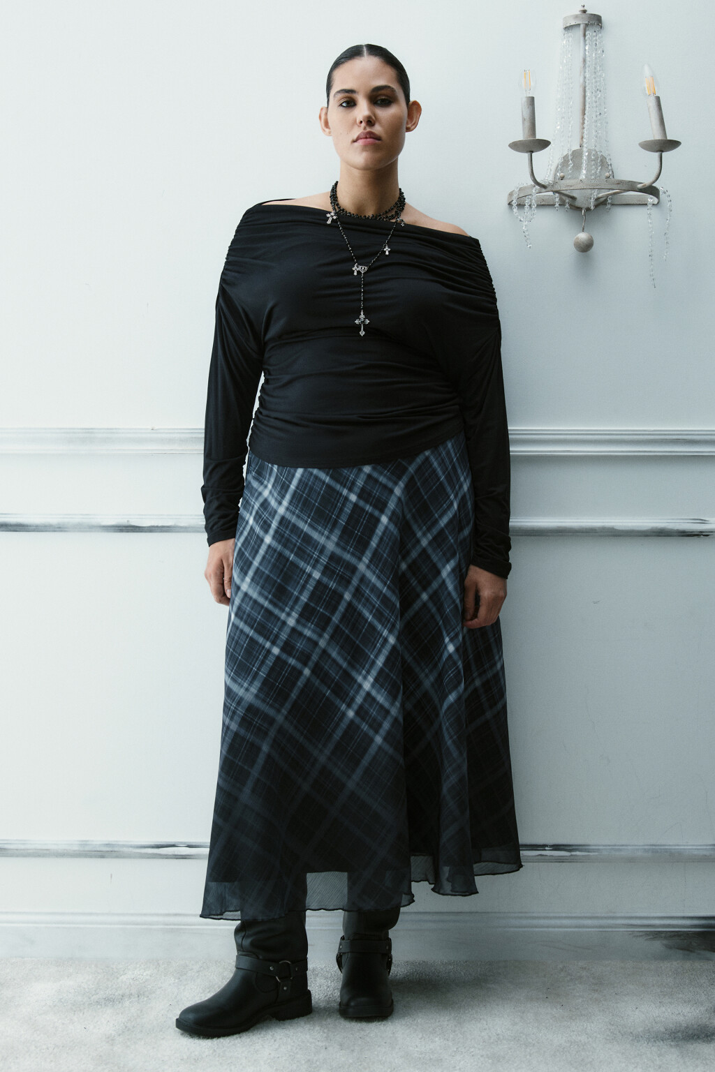 Юбка-трапеция макси с волнистым краем - цвет черный - 4