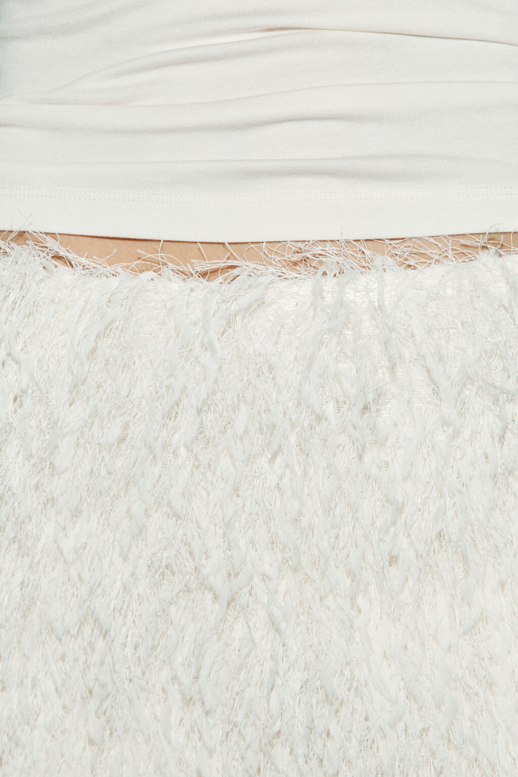 Юбка-шорты мини с меховой фактурой - цвет молочный - 7