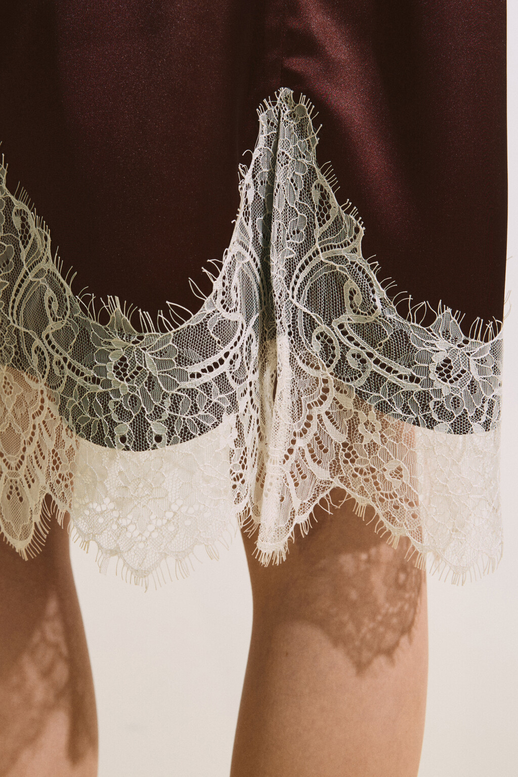 Юбка-трапеция миди с кружевом - цвет бежевый - 7