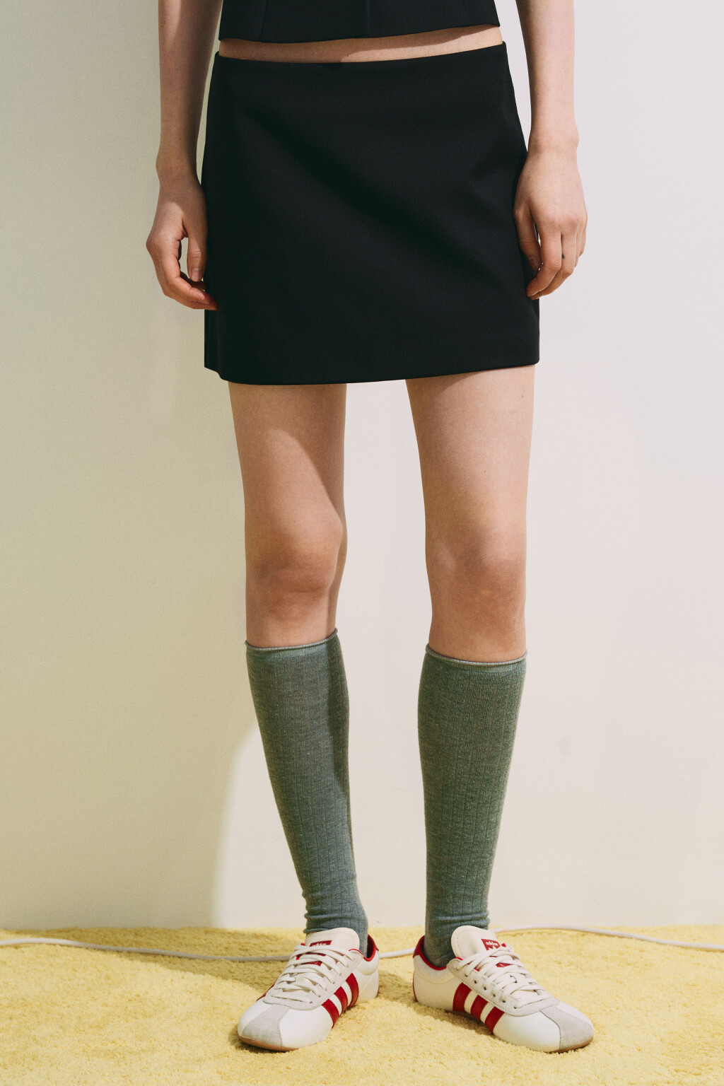 Юбка-шорты мини с высокой посадкой - цвет черный - 2