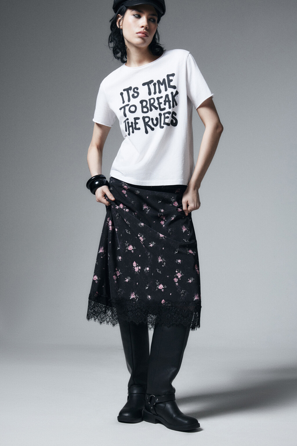 Юбка миди прямая с кружевом и принтом - цвет черный - 1