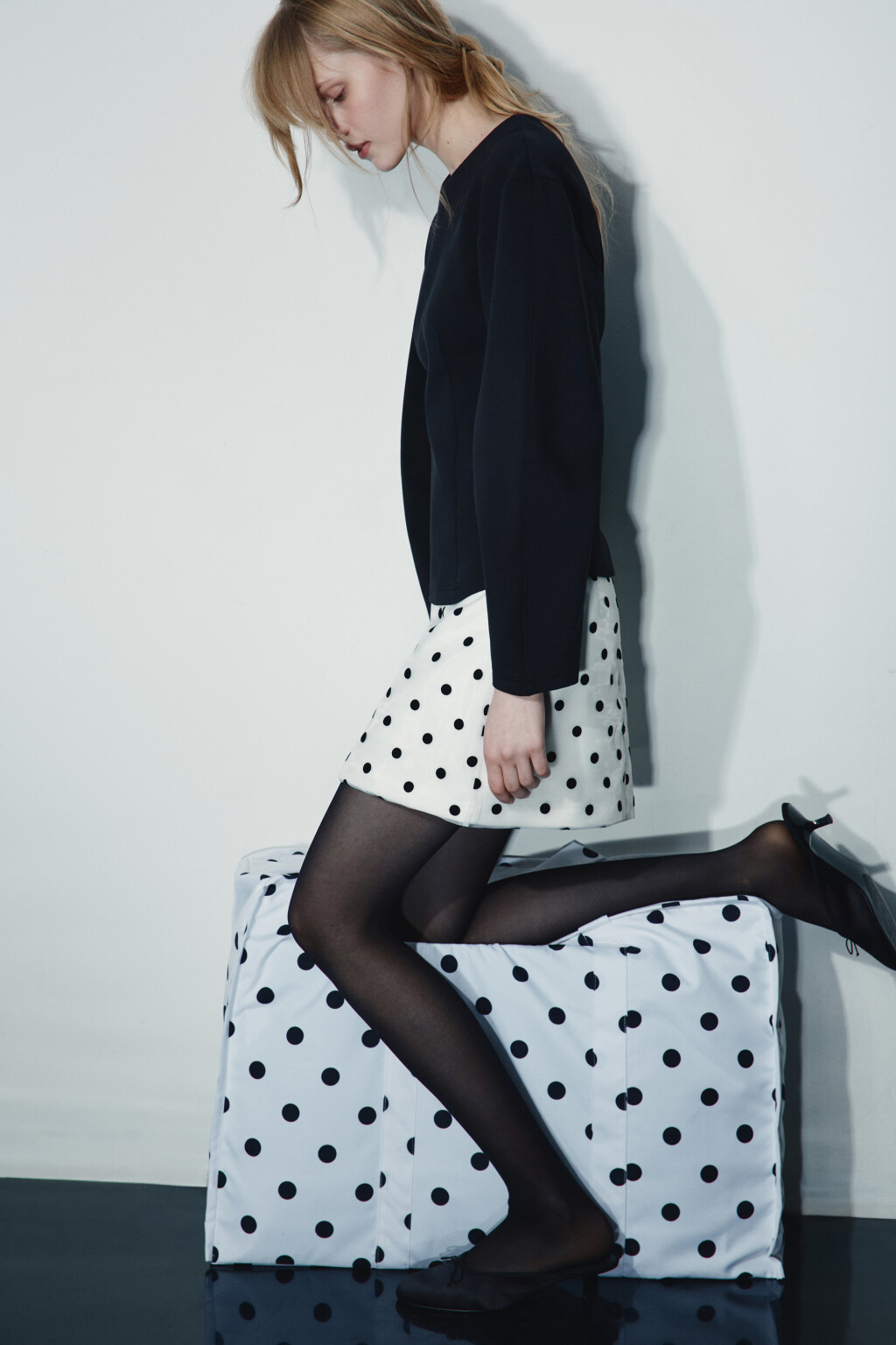 Юбка-шорты мини в горошек - цвет белый - 2