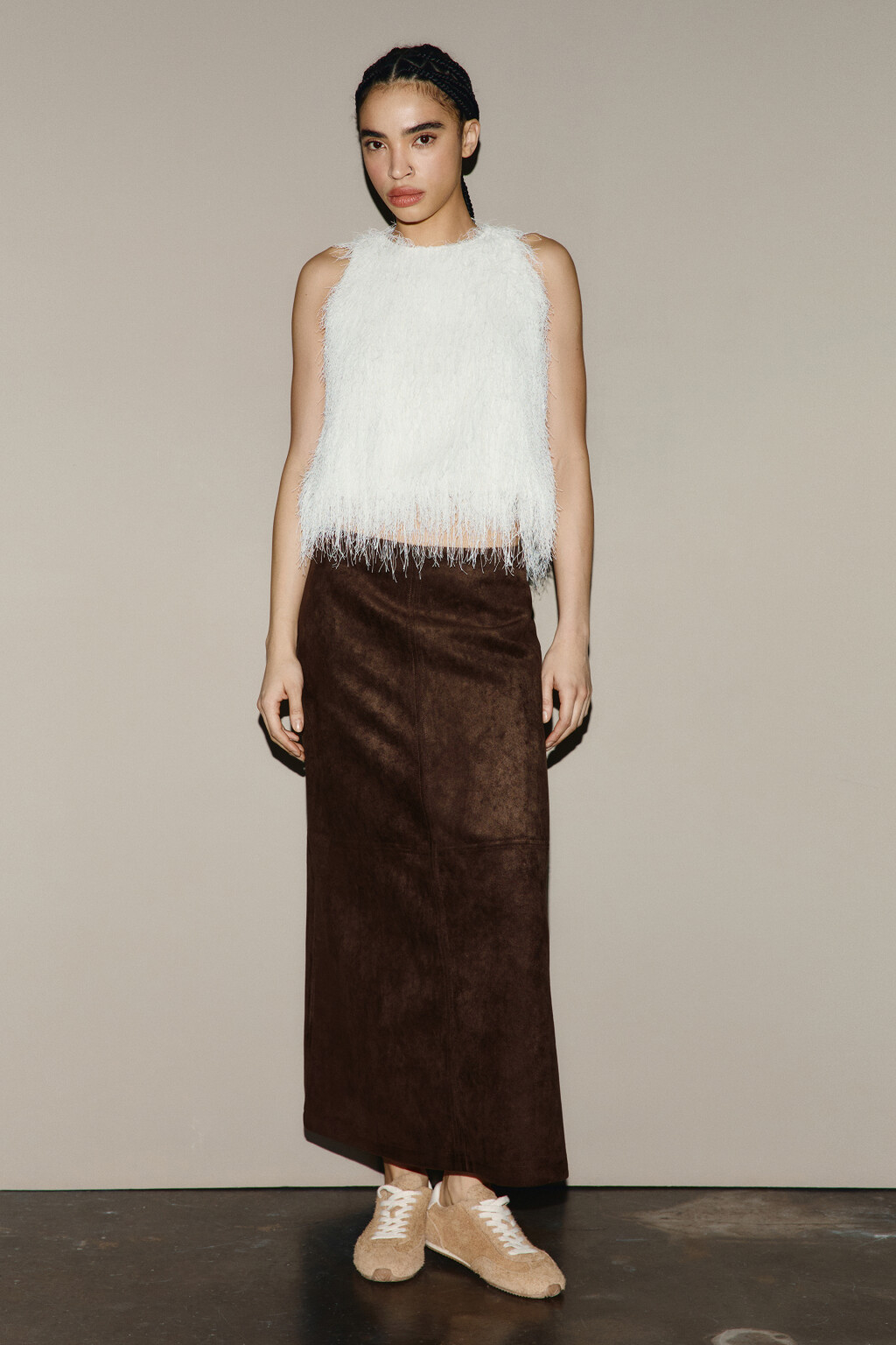 Юбка миди с замшевой фактурой - цвет коричневый - 5