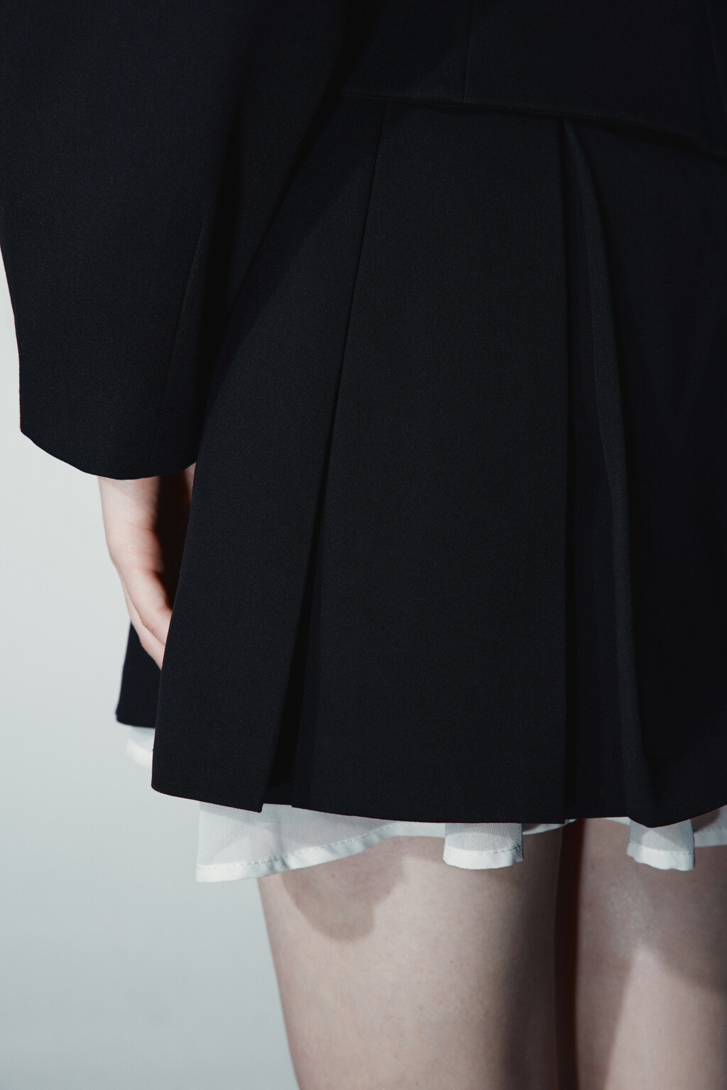 Платье-жакет мини с двойной юбкой - цвет черный - 6