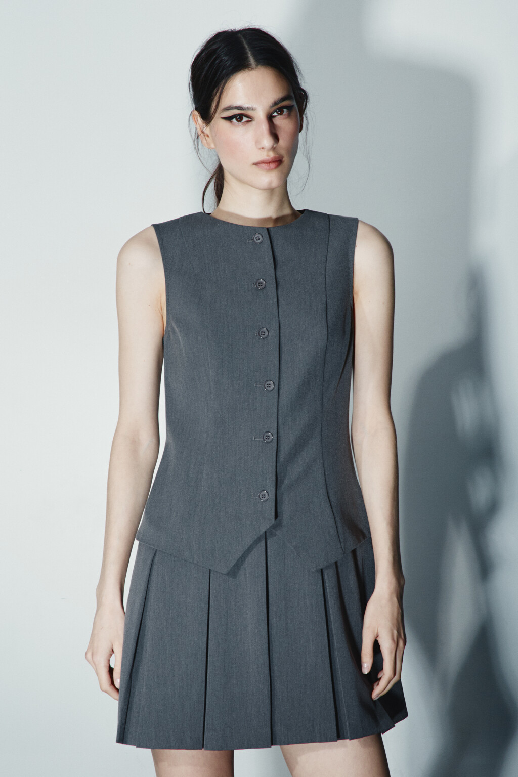Платье мини костюмное с жилеткой - цвет серый - 2
