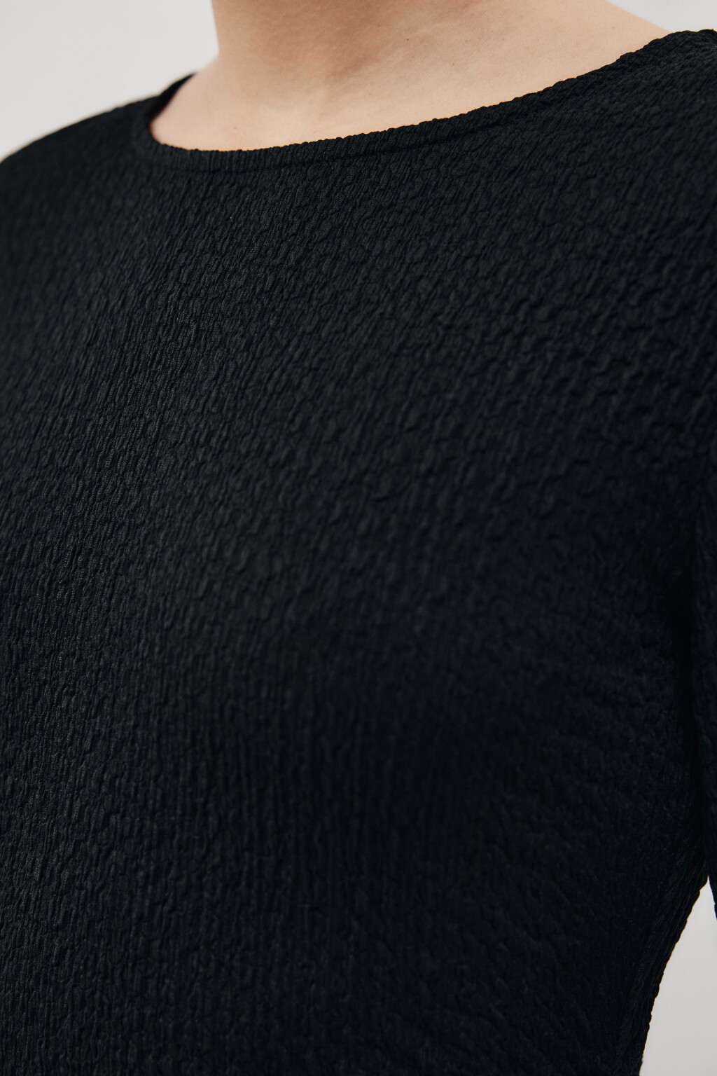 Платье макси асимметричное из жатой ткани - цвет черный - 6