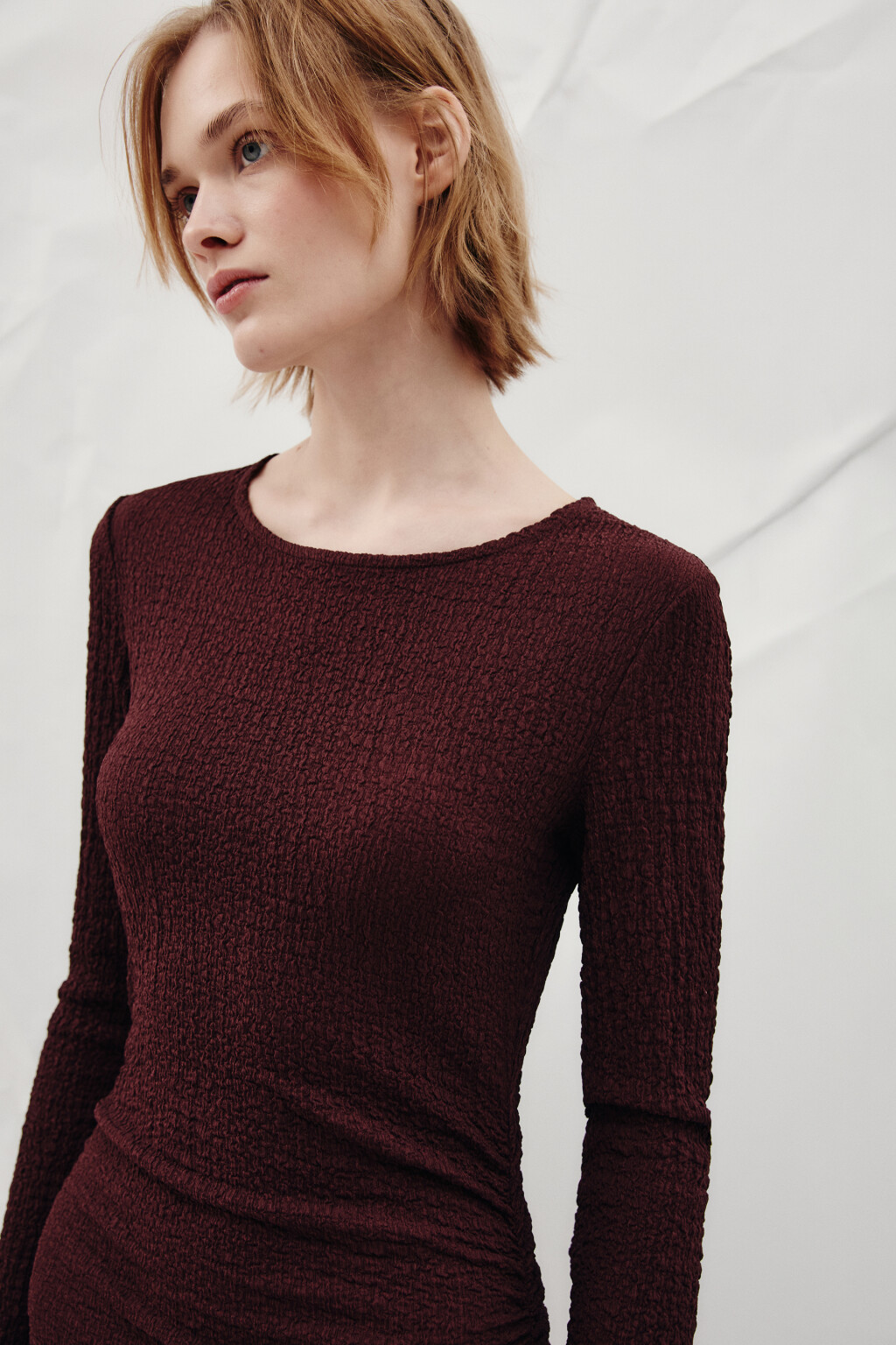 Платье макси асимметричное из жатой ткани - цвет красный - 6