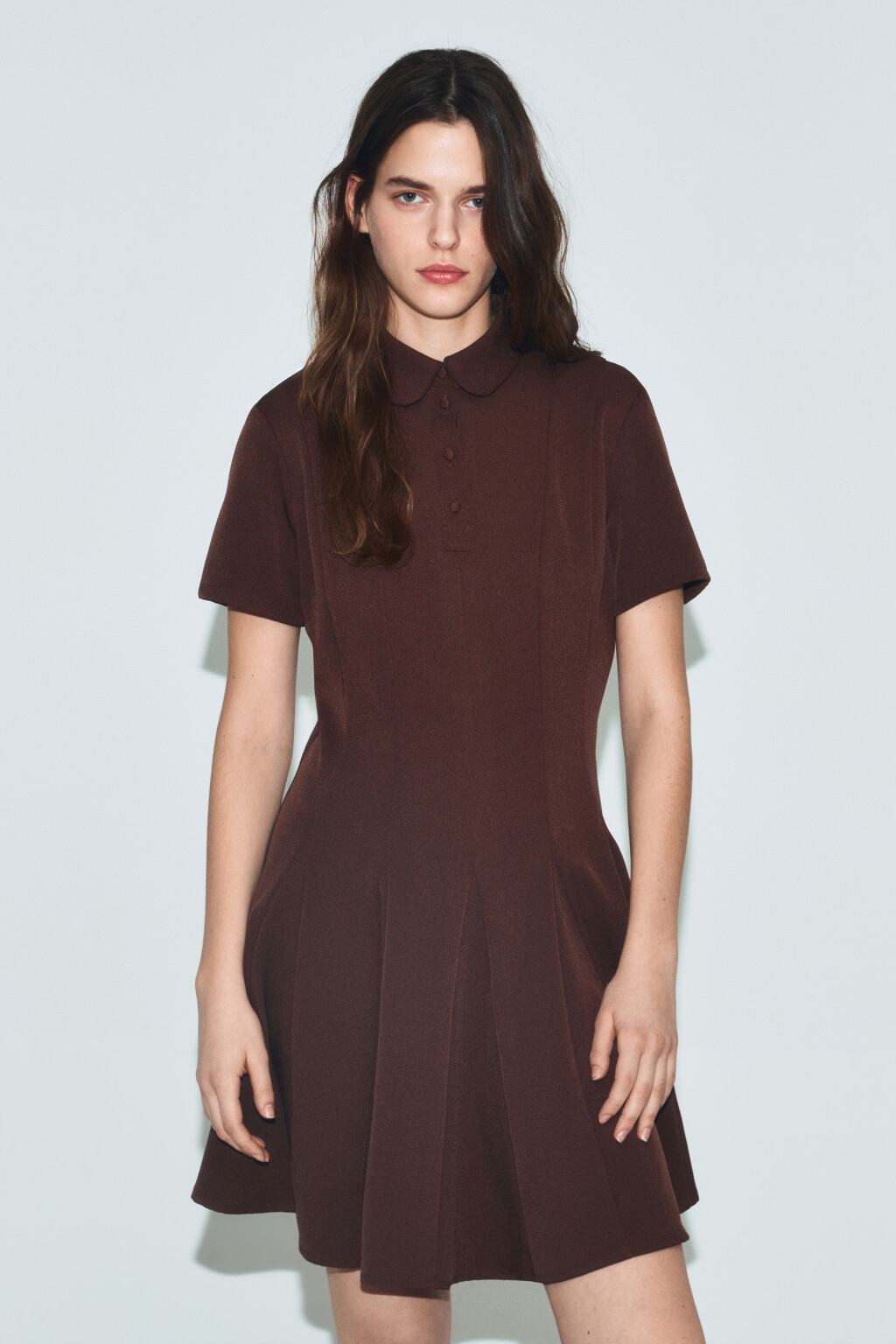 Платье мини с клиньями и округлым воротником - цвет коричневый - 2