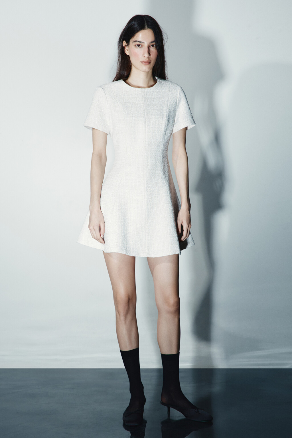 Платье мини приталенное твидовое - цвет молочный - 4