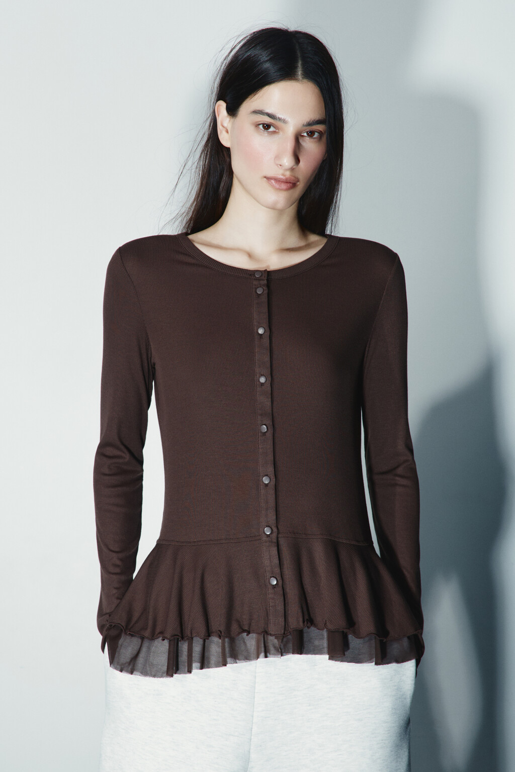 Лонгслив с сетчатой баской - цвет коричневый - 2