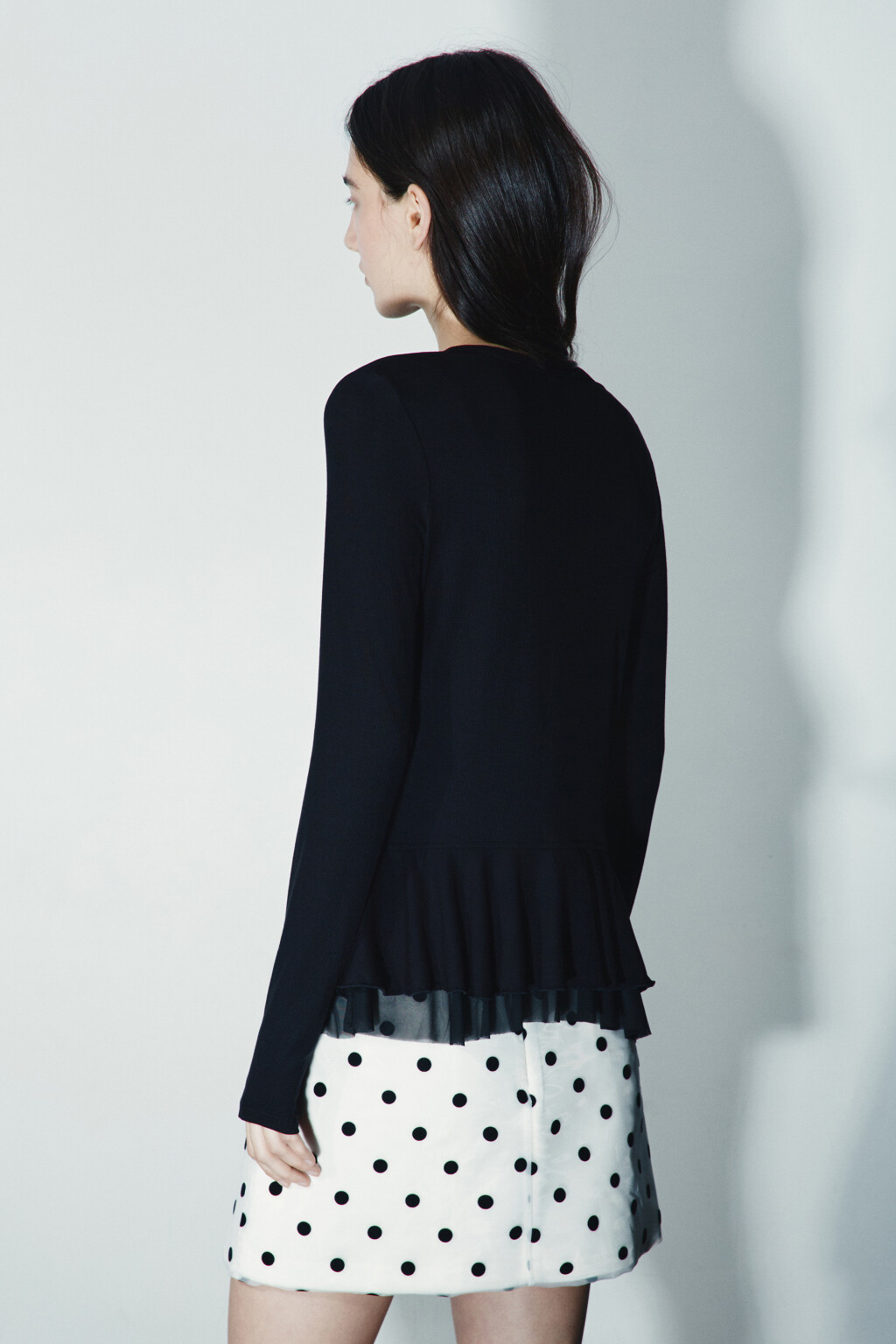 Лонгслив с сетчатой баской - цвет черный - 4